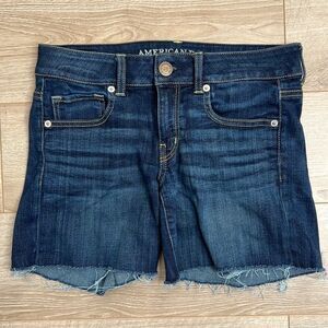 American Eagle Super Stretch Dark Wash Jean Shorts Size 6